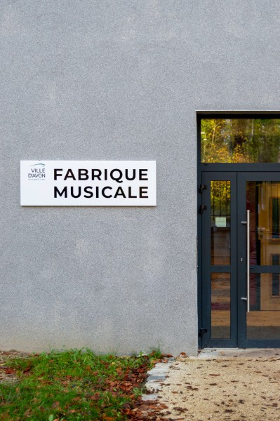 Transformation de l’ancienne bibliothèque d’Avon en Fabrique Musicale