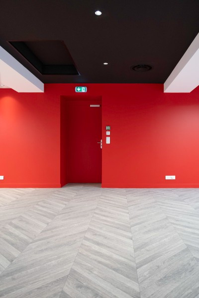 Rénovation du plateau administratif de l’OGEC Françoise Cabrini à Noisy-le-Grand (93) – Sols et peinture par AEC 