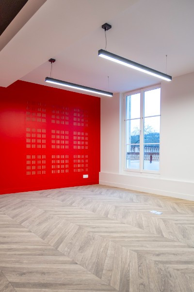 Rénovation du plateau administratif de l’OGEC Françoise Cabrini à Noisy-le-Grand (93) – Sols et peinture par AEC 