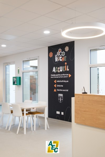 Nouveau pôle social « La Ruche » à Sens : peintures, sols et carrelages réalisés par AEC