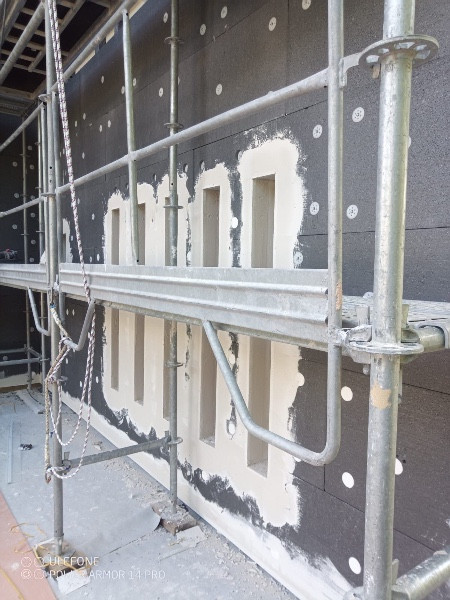Premier chantier d'Isolation Thermique par l’Extérieur (ITE) : Une réalisation d’exception par AEC