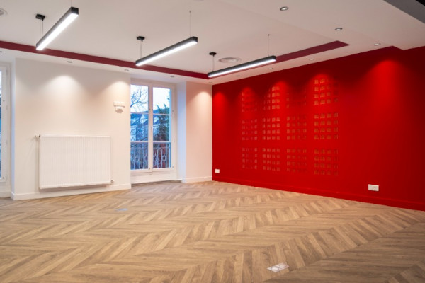 Rénovation du plateau administratif de l’OGEC Françoise Cabrini à Noisy-le-Grand (93) – Sols et peinture par AEC 