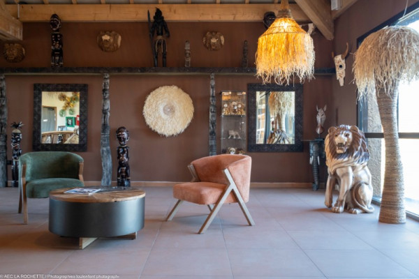 Le Royaume des Lions – Hôtel immersif au cœur de la savane (Lumigny-Nesles-Ormeaux, 77) - Peinturepar AEC
