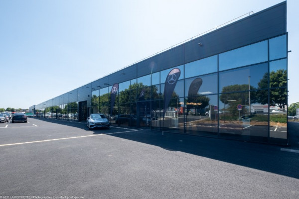 Peinture intérieure pour la concession Mercedes-Benz IDF – Groupe Autosphere à Vert-Saint-Denis
