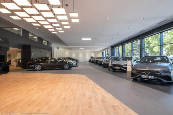 Peinture intérieure pour la concession Mercedes-Benz IDF – Groupe Autosphere à Vert-Saint-Denis
