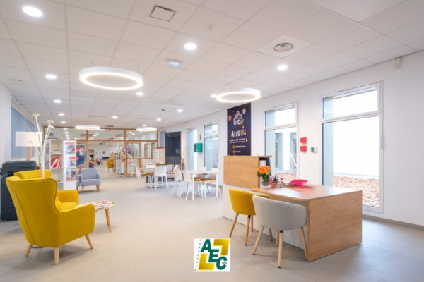 Nouveau pôle social « La Ruche » à Sens : peintures, sols et carrelages réalisés par AEC