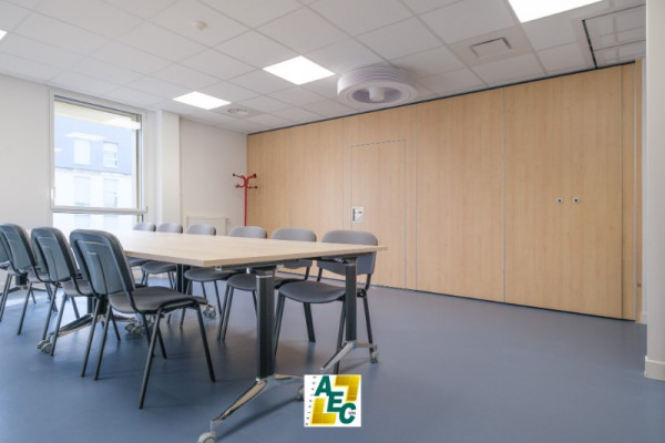 Nouveau pôle social « La Ruche » à Sens : peintures, sols et carrelages réalisés par AEC