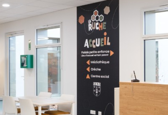 Nouveau pôle social « La Ruche » à Sens : peintures, sols et carrelages réalisés par AEC